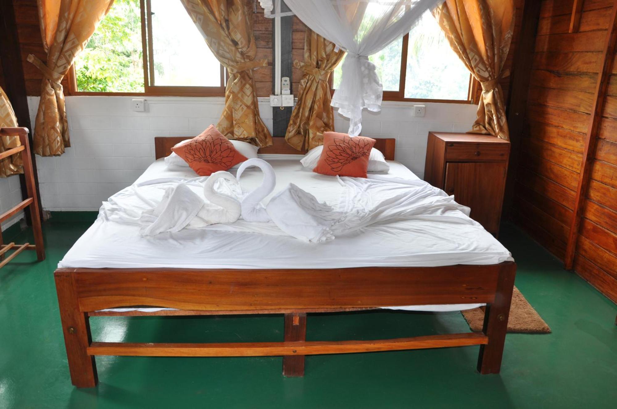 Surf & Yoga Sri Lanka - Surf Camp And Yoga Retreat With Coworking Space Mirissa Phòng bức ảnh