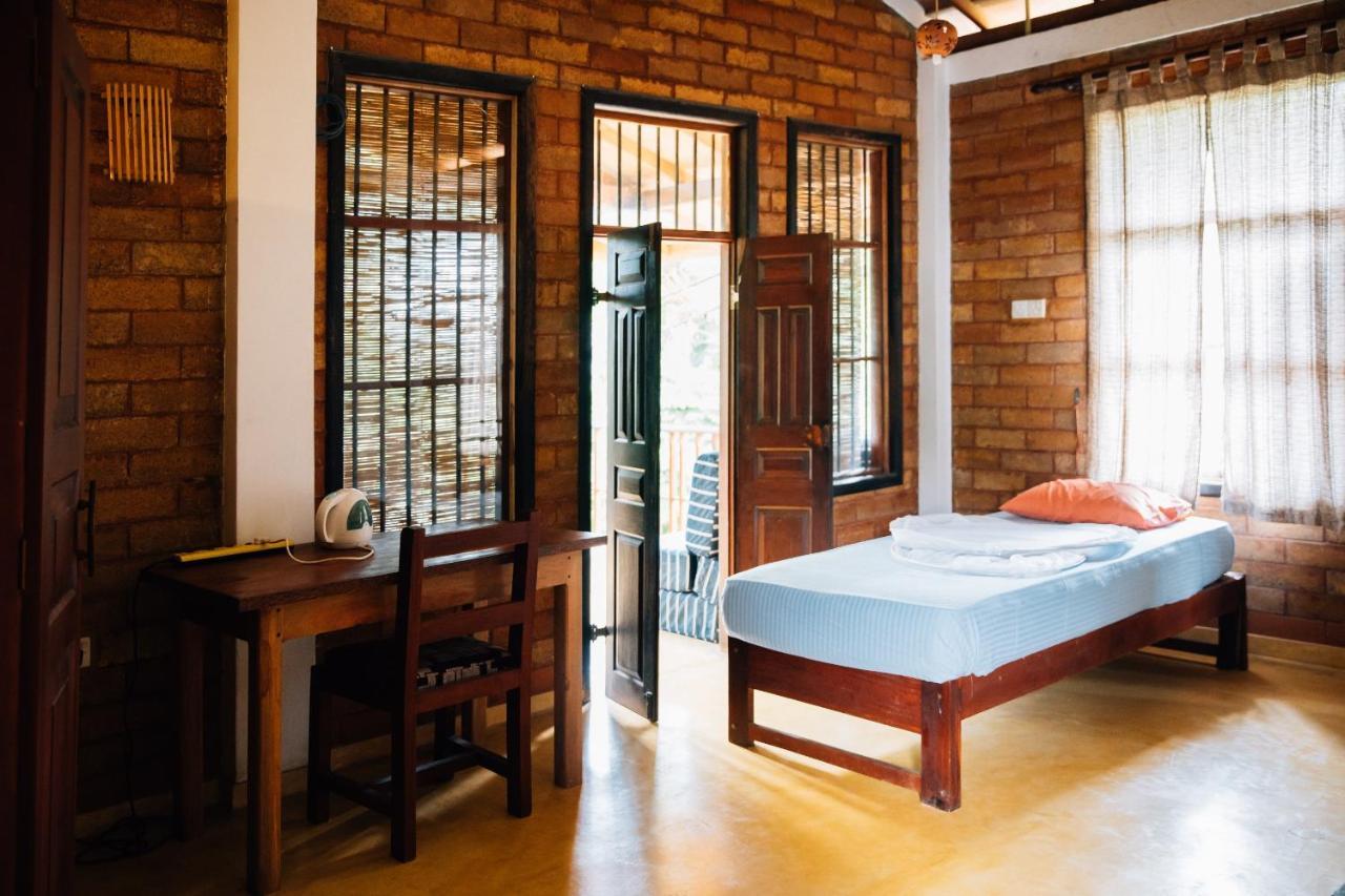 Surf & Yoga Sri Lanka - Surf Camp And Yoga Retreat With Coworking Space Mirissa Ngoại thất bức ảnh